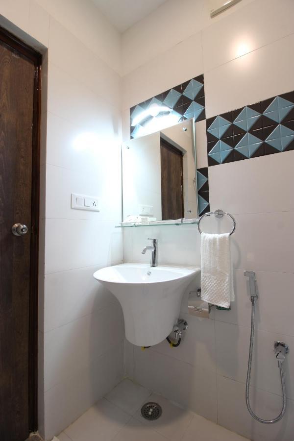 Hotel K11 Haldwāni Extérieur photo