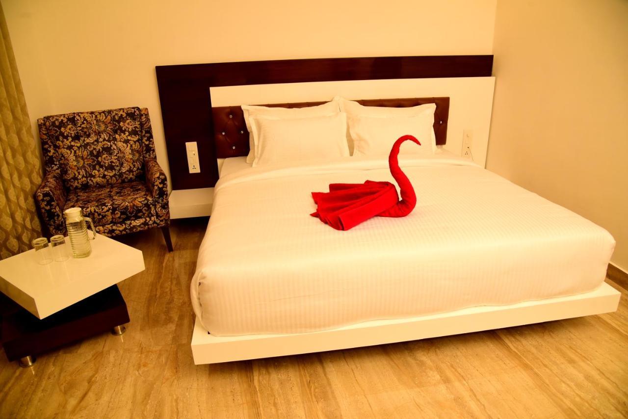 Hotel K11 Haldwāni Extérieur photo